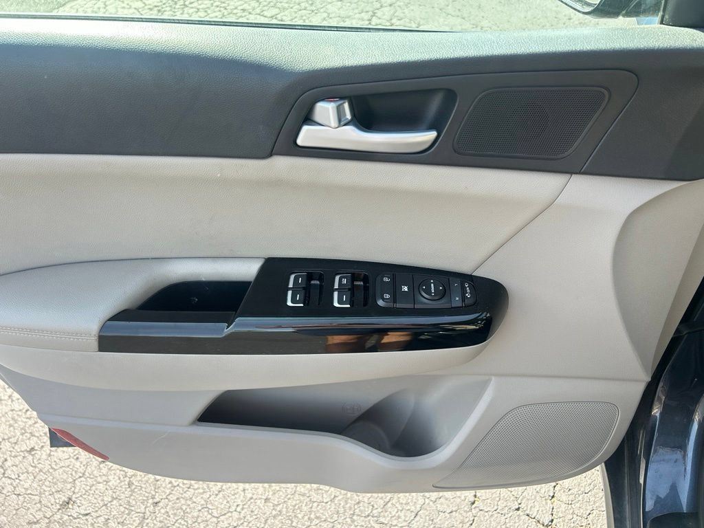 Used 2020 Kia Sportage EX FWD image 13