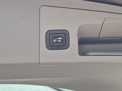 Used 2022 Cadillac XT5 Premium Luxury w/ Technology Package FWD image 29