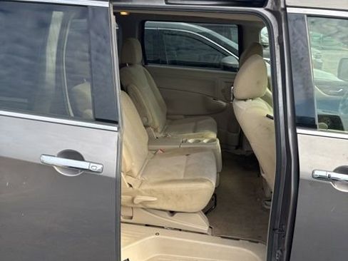 Used 2015 Nissan Quest SV image 19