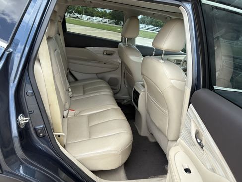 Used 2015 Nissan Murano Platinum w/ Platinum Technology Package FWD image 12