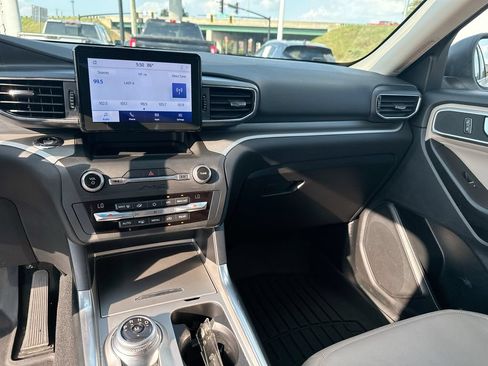 Used 2020 Ford Explorer XLT w/ Equipment Group 202A AWD/4WD image 20