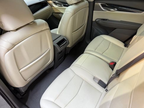 Used 2021 Cadillac XT6 Premium Luxury image 40