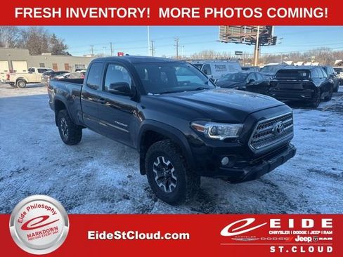 Used 2016 Toyota Tacoma TRD Off-Road image 1