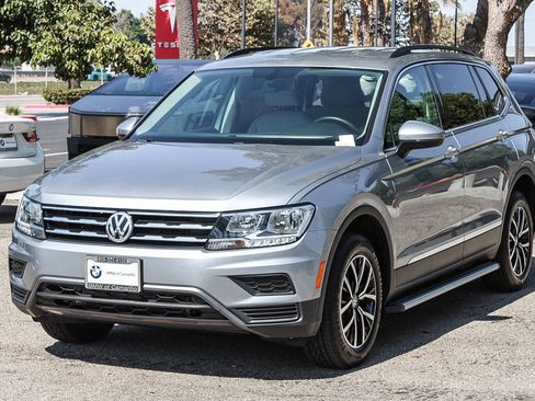 Used 2021 Volkswagen Tiguan SE FWD image 3