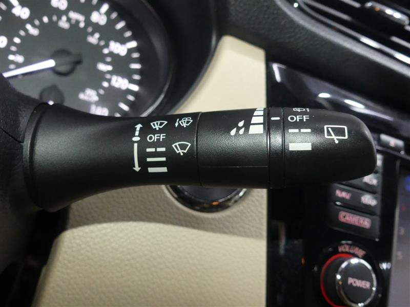 Used 2017 Nissan Rogue SV w/ SV Premium Package FWD image 35