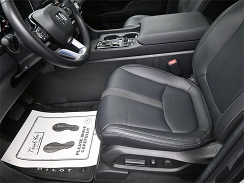 Used 2025 Honda Pilot Touring image 15