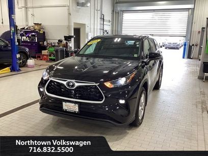 Used 2024 Toyota Highlander LE