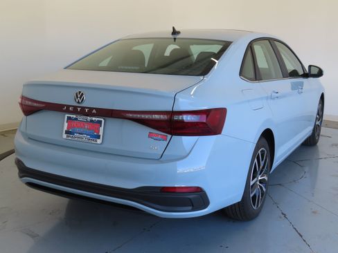 New 2026 Volkswagen Jetta SE FWD image 4