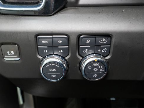 Used 2024 GMC Sierra 1500 Denali Ultimate image 36