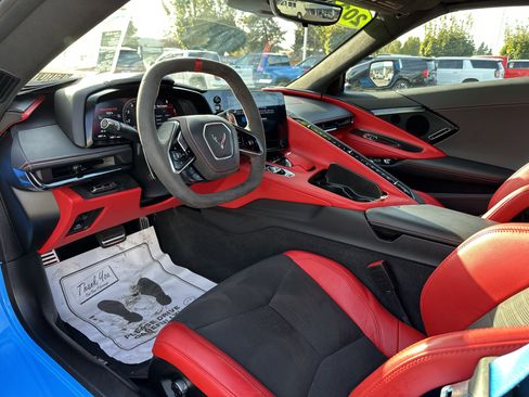 Used 2024 Chevrolet Corvette Stingray Premium Conv w/ Z51 Performance Package image 10