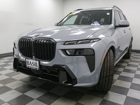 Used 2023 BMW X7 xDrive40i w/ Executive Package image 4