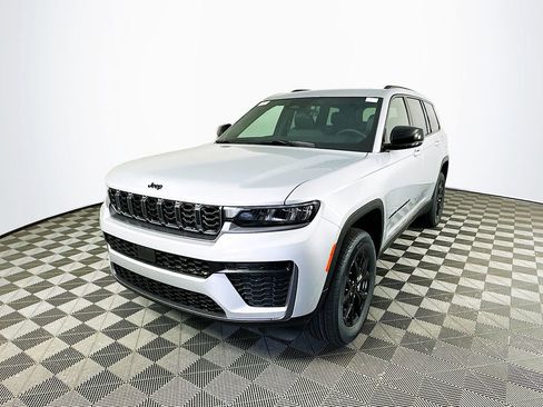 New 2026 Jeep Grand Cherokee L 4WD image 5