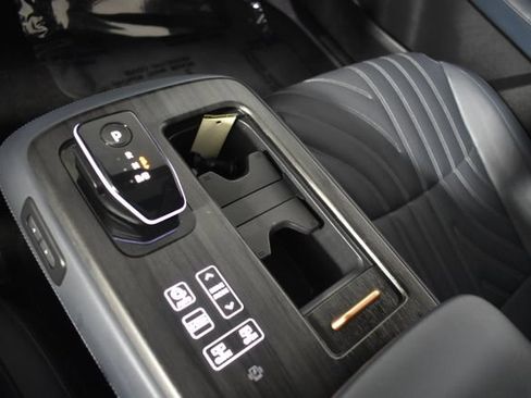 Certified 2024 Nissan Ariya AWD image 27