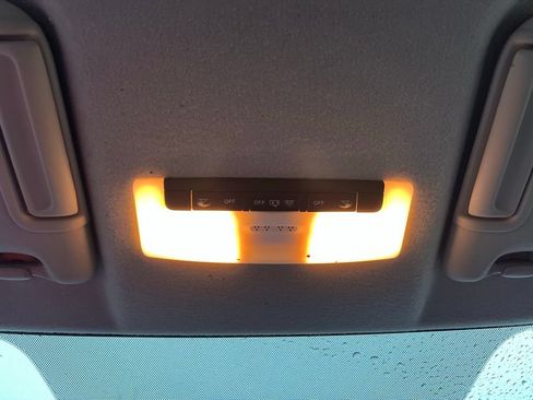 Used 2019 Nissan Kicks SV FWD image 29