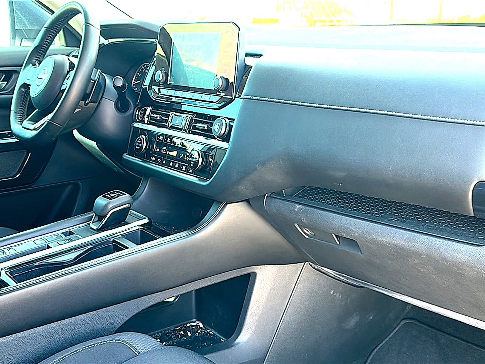 Used 2022 Nissan Pathfinder SV FWD image 22