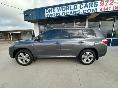 Used 2013 Toyota Highlander Limited AWD/4WD image 2