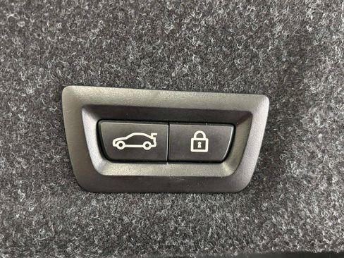 Used 2019 BMW 330i xDrive Sedan AWD/4WD image 7