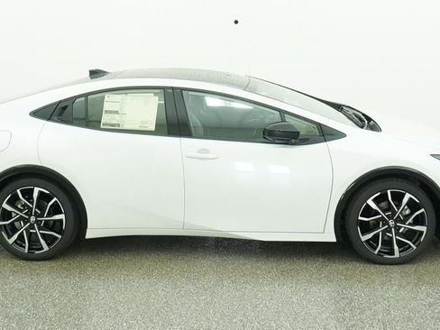 New 2027 Toyota Prius Plug-In Hybrid w/ Limited Premium Package FWD image 11