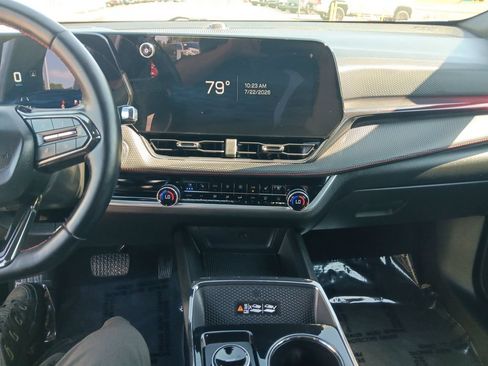 Used 2025 Chevrolet Equinox RS w/ Safety and Technology Package AWD/4WD image 17
