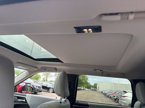 Used 2025 Mitsubishi Outlander SE AWD/4WD image 7