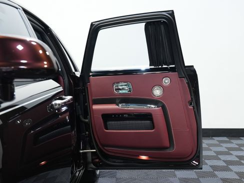 Used 2020 Rolls-Royce Ghost image 36