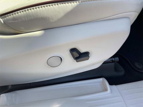 Used 2017 Chrysler Pacifica Limited w/ UConnect Theater Package image 24