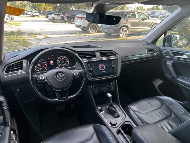 Used 2019 Volkswagen Tiguan SEL Premium w/ 3rd Row Seat Package AWD/4WD image 16
