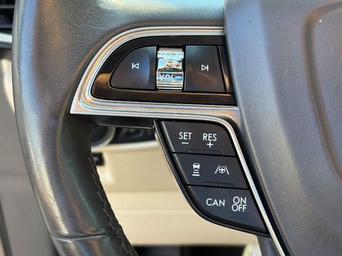Used 2019 Lincoln Nautilus Reserve w/ Ultimate Package FWD image 17