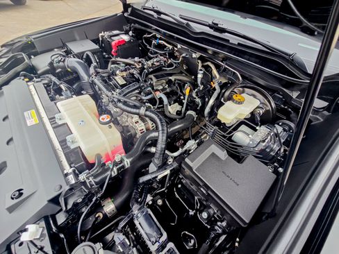 Used 2024 Toyota Tacoma TRD Off-Road image 42