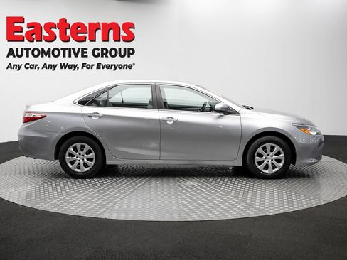 Used 2015 Toyota Camry LE FWD image 4