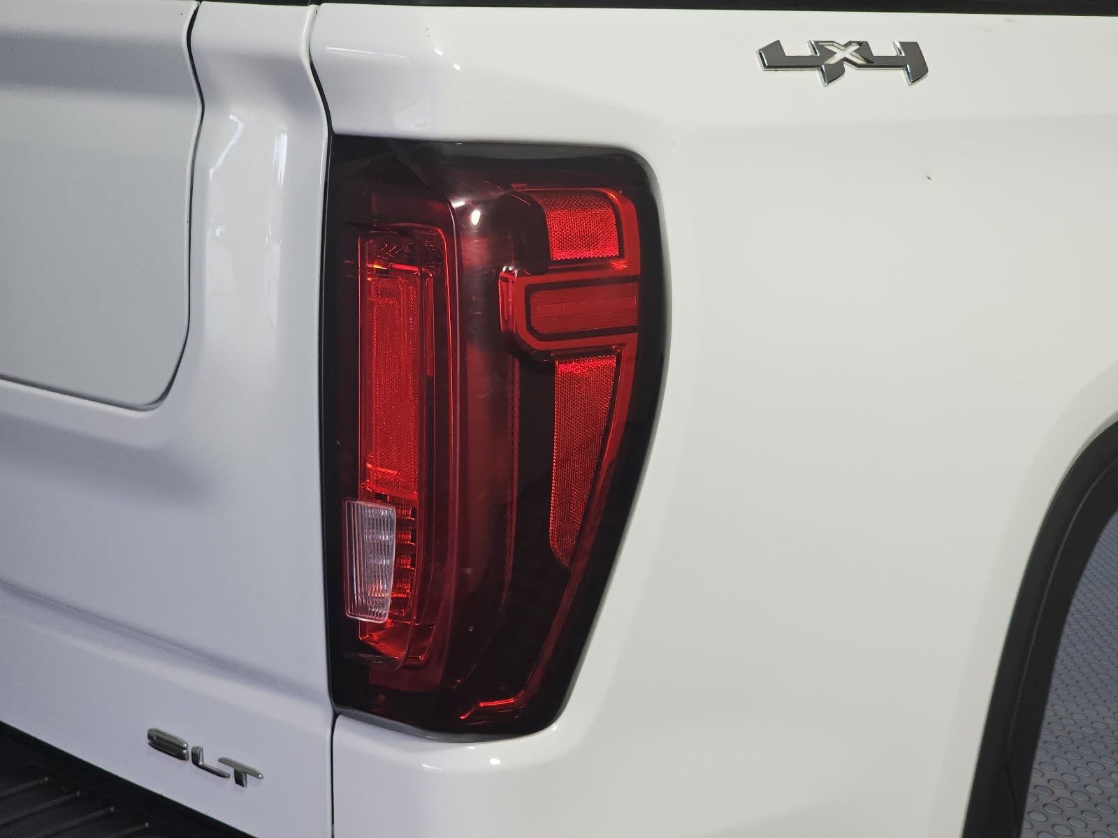 Used 2021 GMC Sierra 1500 SLT w/ SLT Premium Package AWD/4WD image 27