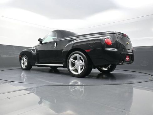 Used 2004 Chevrolet SSR w/ Preferred Equipment Group RWD image 31