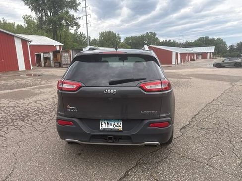 Used 2017 Jeep Cherokee Limited w/ Trailer Tow Group AWD/4WD image 5