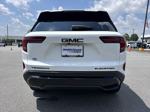 Used 2026 GMC Terrain Elevation w/ Black Edition FWD image 9
