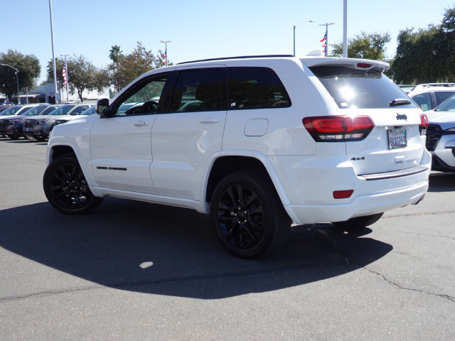 Used 2019 Jeep Grand Cherokee Altitude AWD/4WD image 9