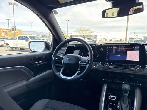 Used 2024 Chevrolet Colorado ZR2 w/ Technology Package image 37