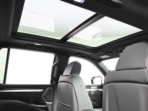 New 2026 Cadillac Escalade Luxury w/ Touring Package AWD/4WD image 17