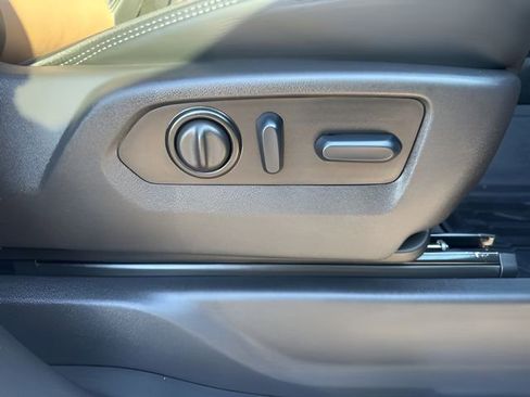 Used 2023 Chevrolet Silverado 2500 High Country image 28