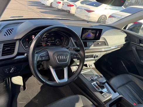 Used 2020 Audi Q5 e Premium w/ Convenience Package AWD/4WD image 4