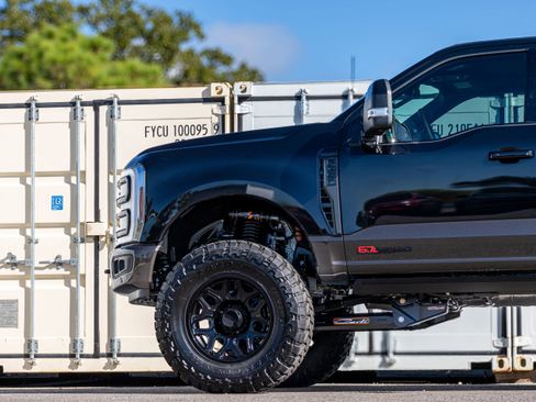 New 2025 Ford F350 King Ranch w/ FX4 Off-Road Package image 37