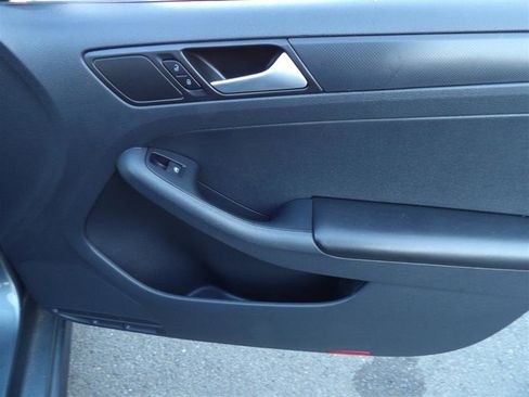 Used 2014 Volkswagen Jetta S image 12