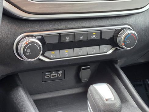Used 2025 Nissan Altima 2.5 SV FWD image 26