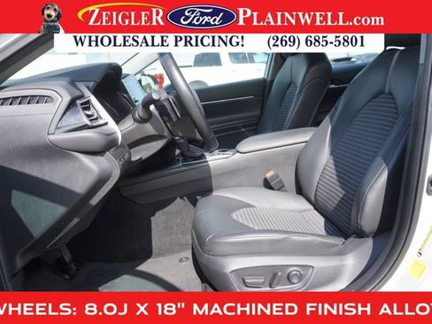 Used 2022 Toyota Camry SE image 16