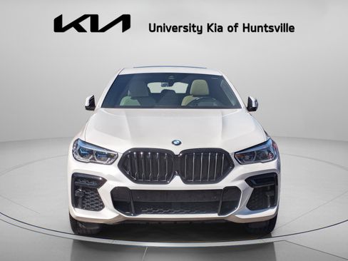 Used 2022 BMW X6 xDrive40i w/ Executive Package image 2