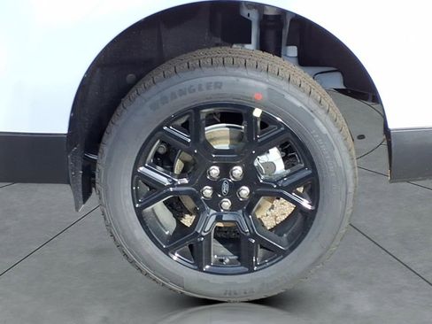 New 2026 Ford Maverick Lariat w/ Black Appearance Package image 4