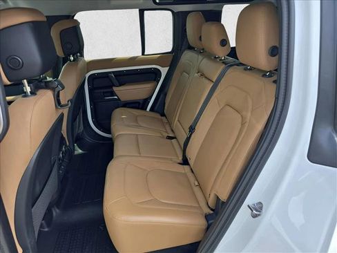 Certified 2025 Land Rover Defender 110 X-Dynamic SE AWD/4WD image 14