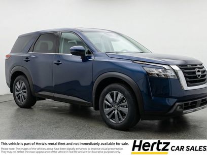 Used 2025 Nissan Pathfinder SV