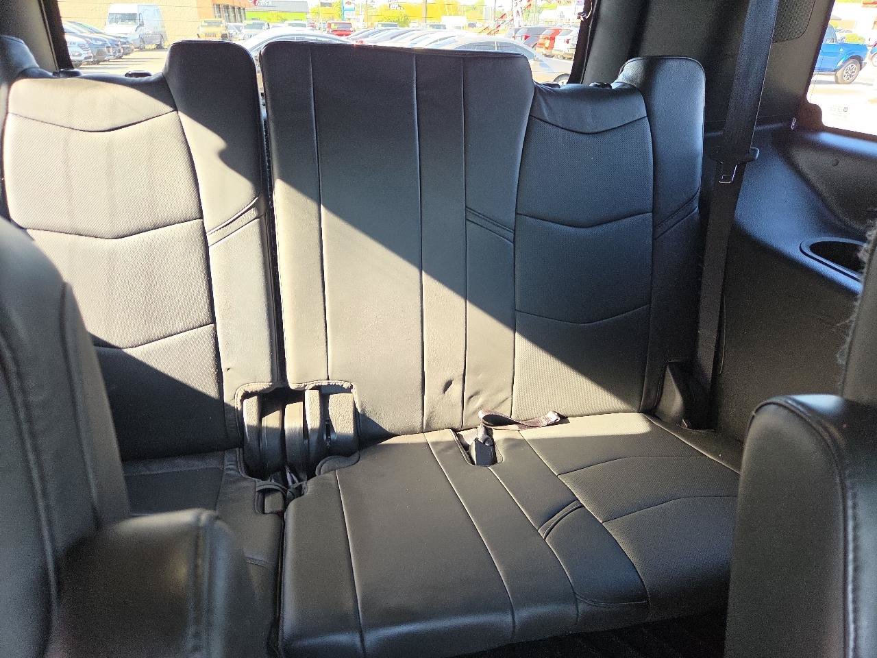 Used 2018 Cadillac Escalade Platinum AWD/4WD image 18