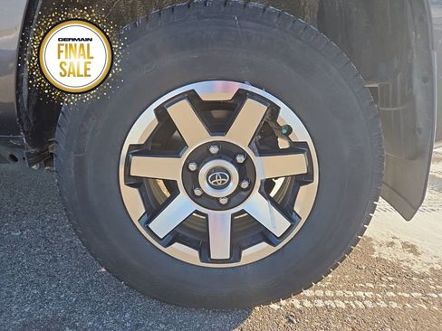 Used 2020 Toyota 4Runner TRD Off-Road Premium image 10