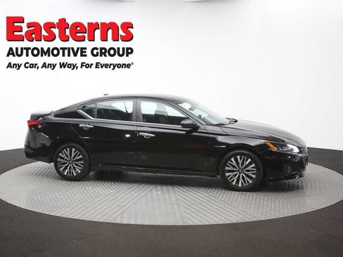 Used 2024 Nissan Altima 2.5 SV FWD image 46